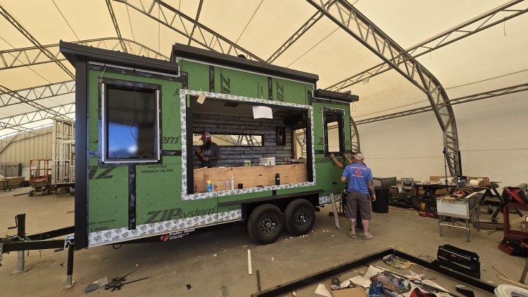 How do enclosed trailers protect Your valuable items from Colorado Elements?