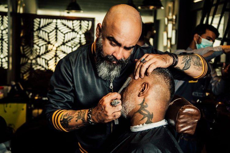 Karachi’s Time-Traveling Salon: Bridging Eras with Style