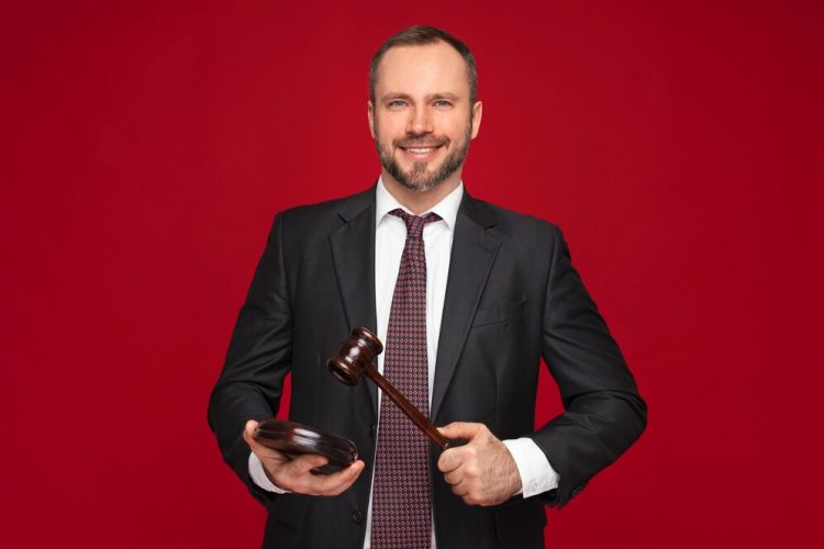 How a California Criminal Lawyer Navigates the Justice System