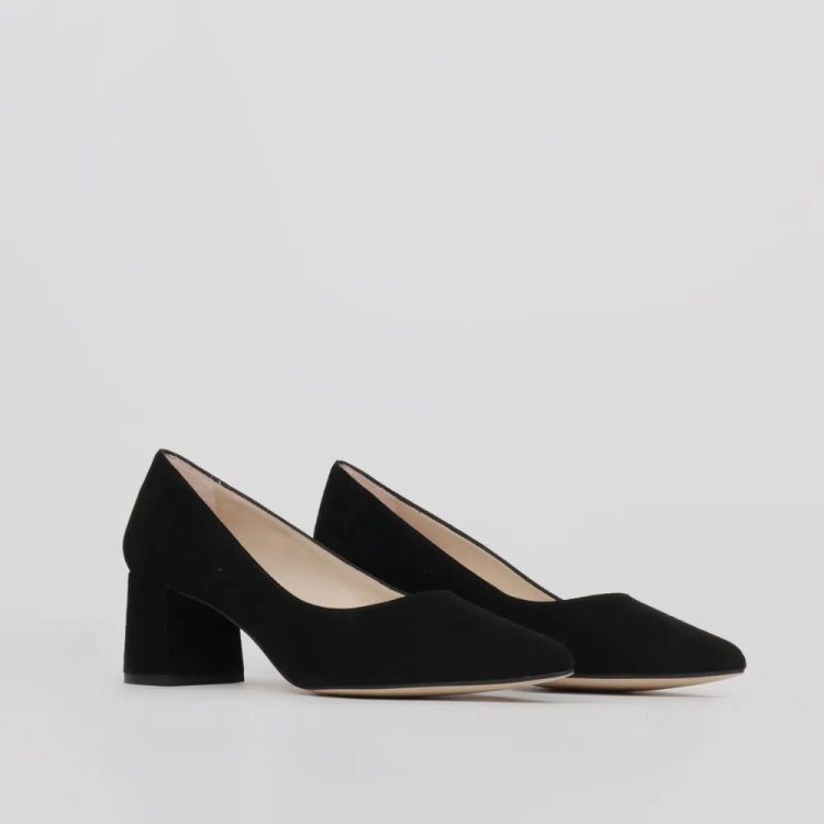 Why Black Closed Toe Heels Are the Ultimate Fashion Staple