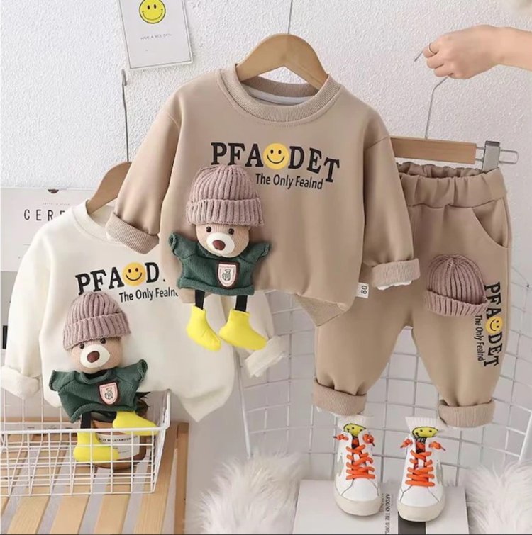 Outfituri de Crăciun pentru bebeluși – idei drăguțe și comode