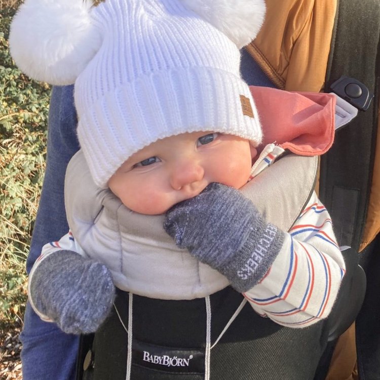 Are Gloves for Newborns Necessary? The Benefits of Keeping Baby’s Hands Covered