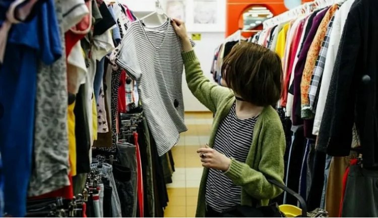 Exploring the World of Wholesale Scarves in the UK: A Fashion Retailer's Guide