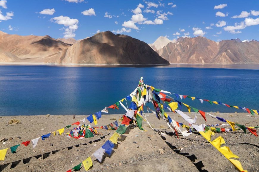 Lakes of Ladakh – A Guide to Pangong, Tso Moriri & More