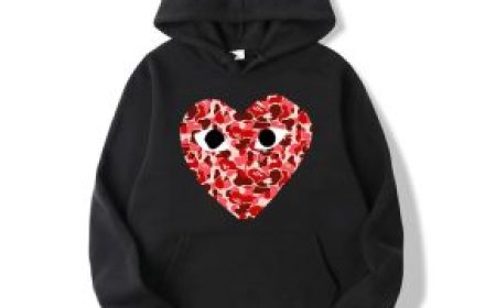 Extensive product Comme des garcons Shirts range and high-quality materials