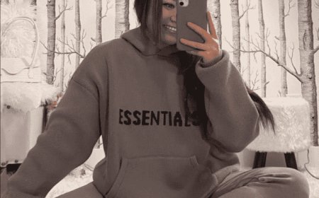 The Essential Hoodie: A Modern Staple in Everyday Fashion