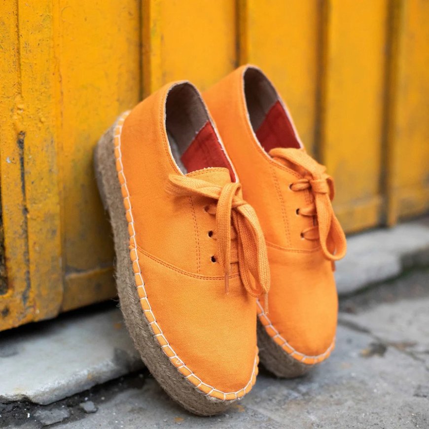 Step Out in Style: Best Travel Shoes for Women by Pariparilife