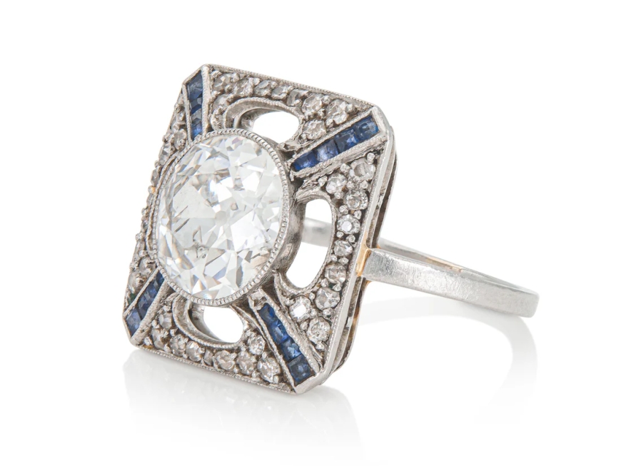 Antique Engagement Rings That Never Go Out of Style