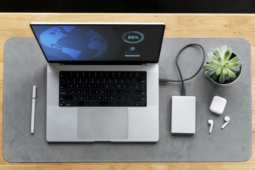 Wireless Charger With Pen Holder
